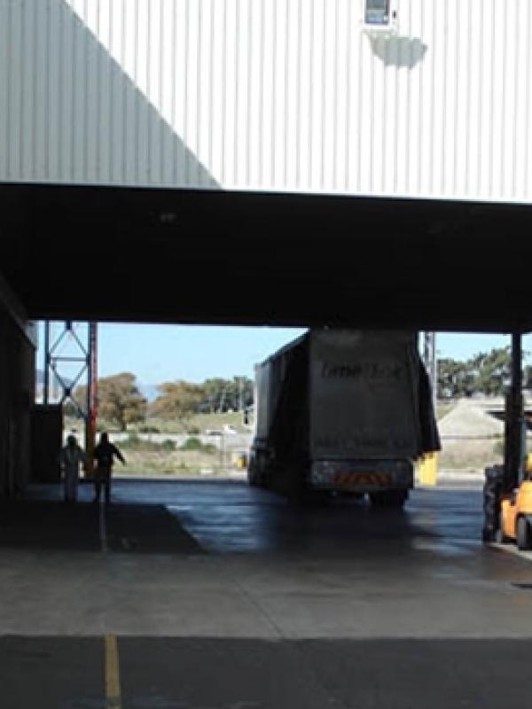 New loading / unloading canopy